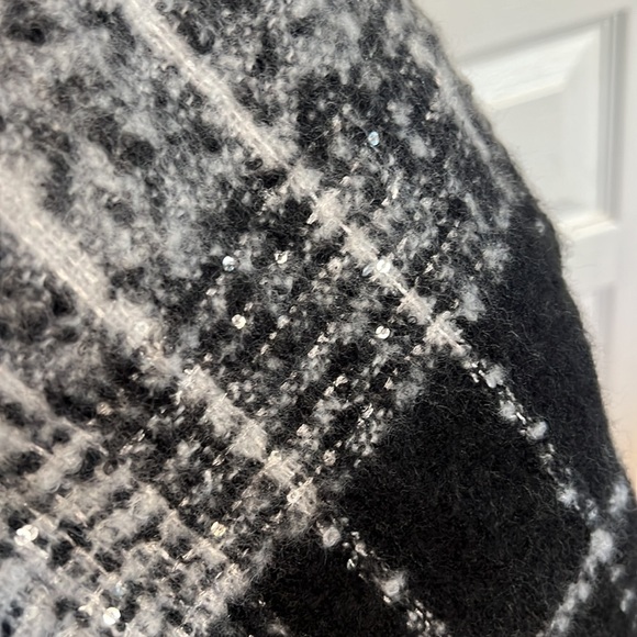 Blanket Scarf, new with tags - Picture 3 of 5